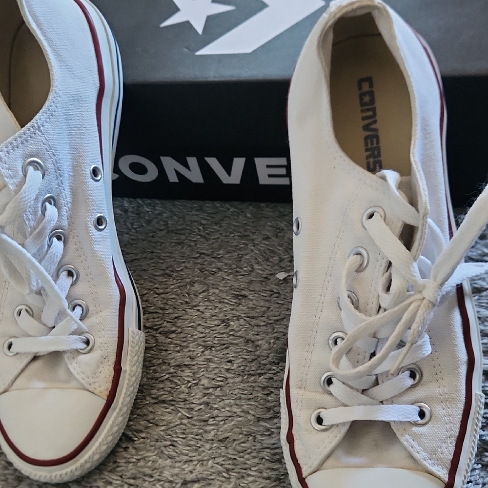 Converse Classic White Sneakers with Red Accents Womens9 Mens 7